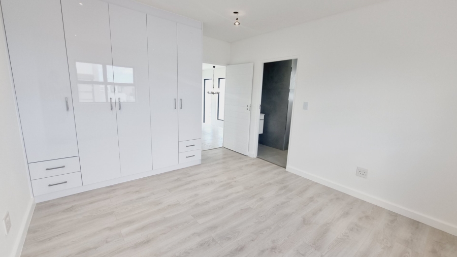 4 Bedroom Property for Sale in Sandown Western Cape